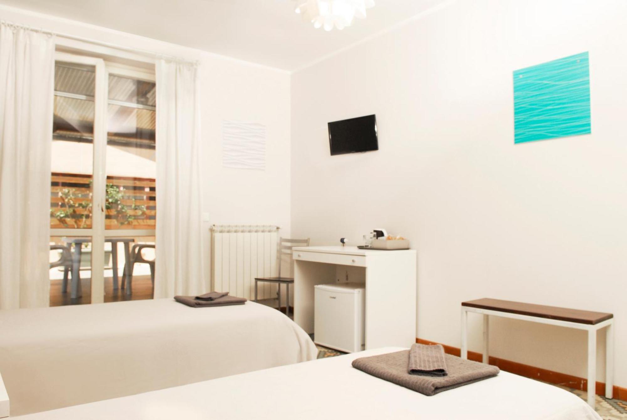 Vara Motel Self Check In Ceparana エクステリア 写真