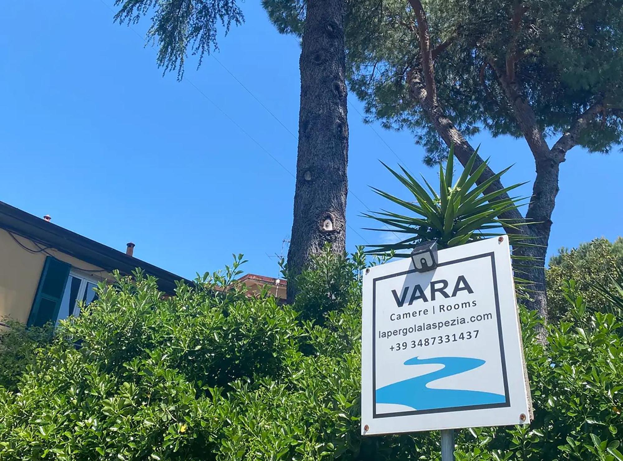 Vara Motel Self Check In Ceparana エクステリア 写真